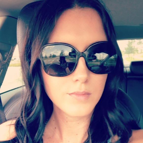 Meet your Posher, Sara - Picture 1 of 1